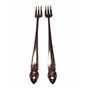 Vintage Flatware 1951 Silver plate Oneida cocktail‎ seafood Forks Discontinued